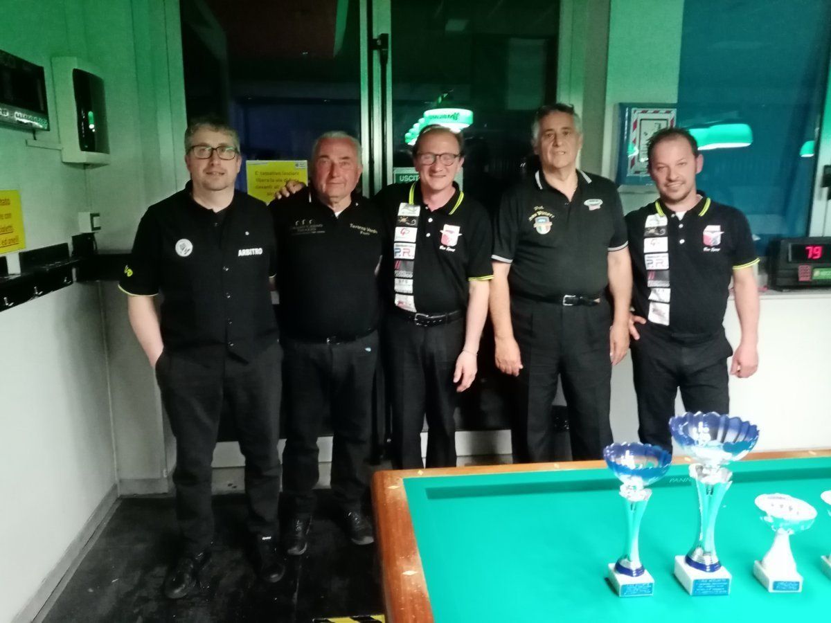 Finalisti della gara e l'arbitro Maurizio Donini