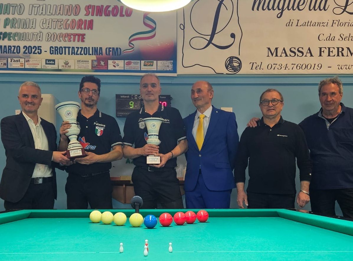Marco Morri premiato dal sindaco di Grottazzolina 