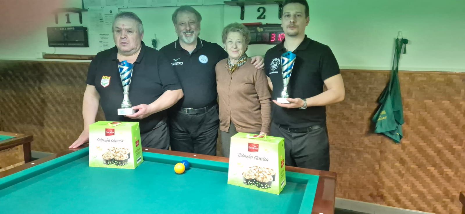 I due finalisti con Maura e l'arbitro nazionale nonch organizzatore della manifestazione Ivan Loreti