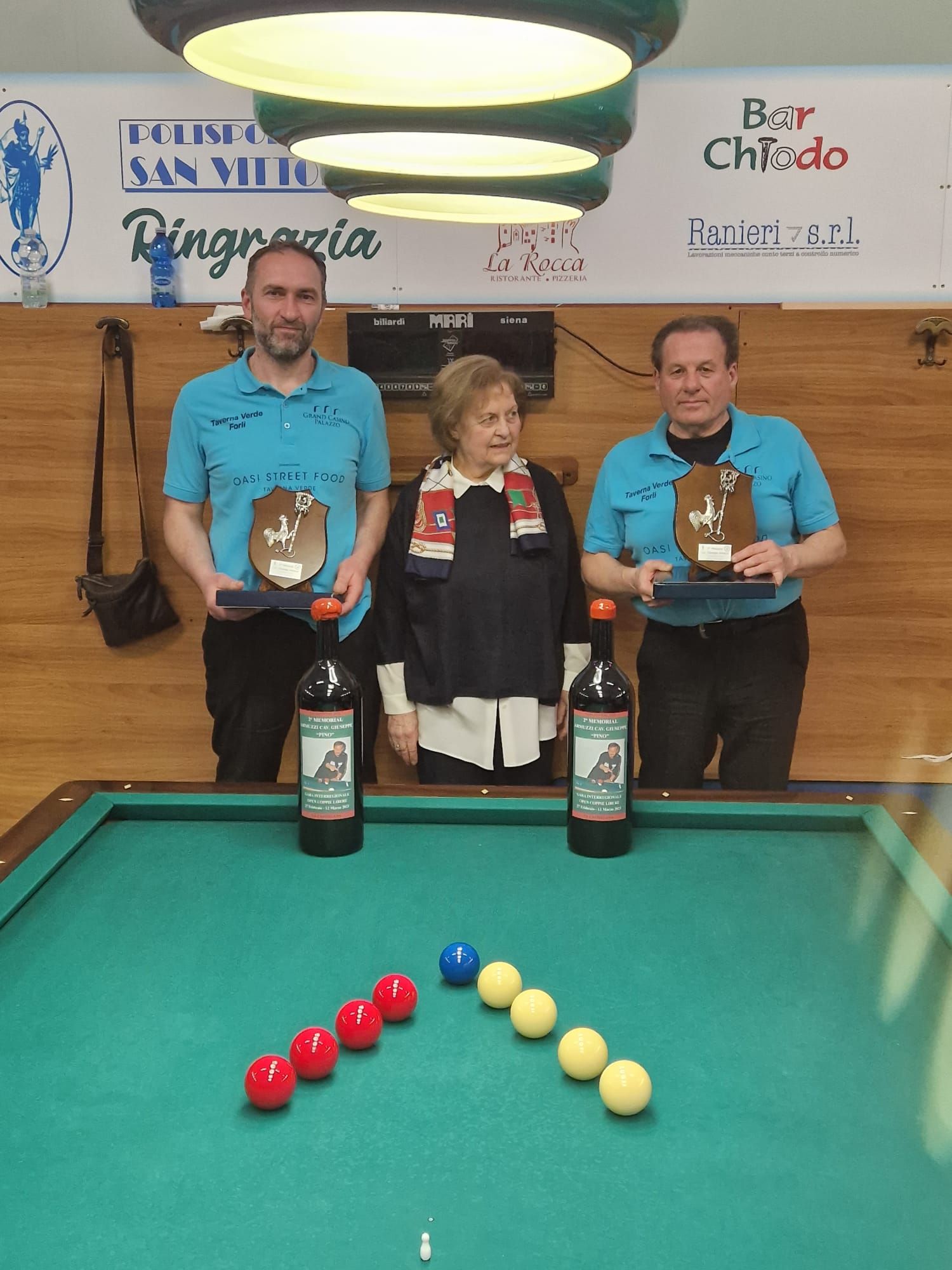 Giuseppeina Amadori Armuzzi premia Filippo Perugini e Loris Ravaglia