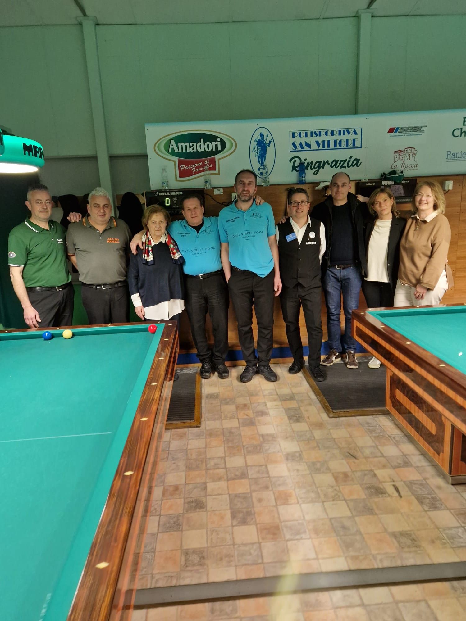 La famiglia del Cav. Giuseppe Armuzzi   con le due coppie Finaliste