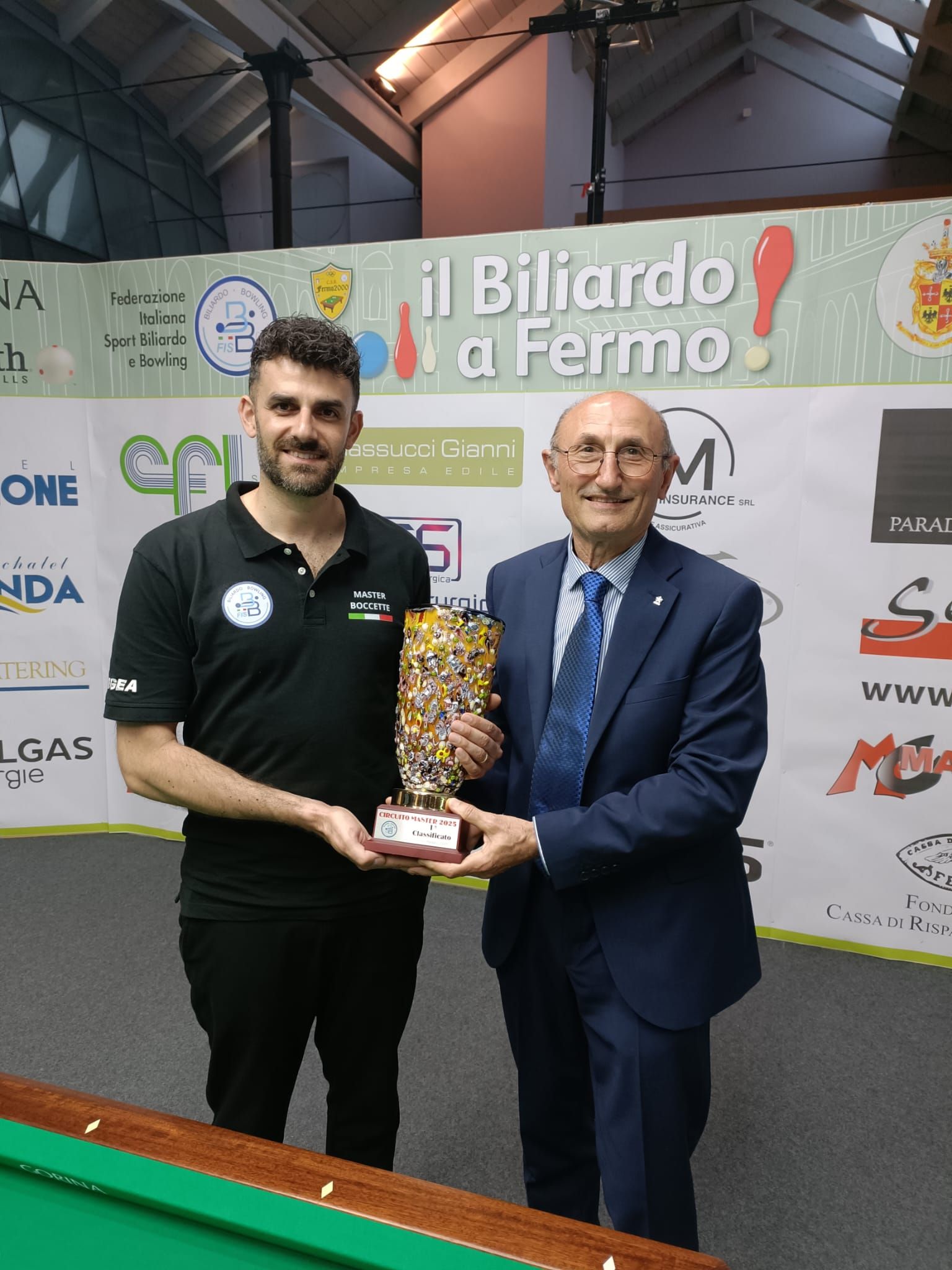 Edoardo Vanni premiato dal consiglierecdederale Loris De Cesariy⁷