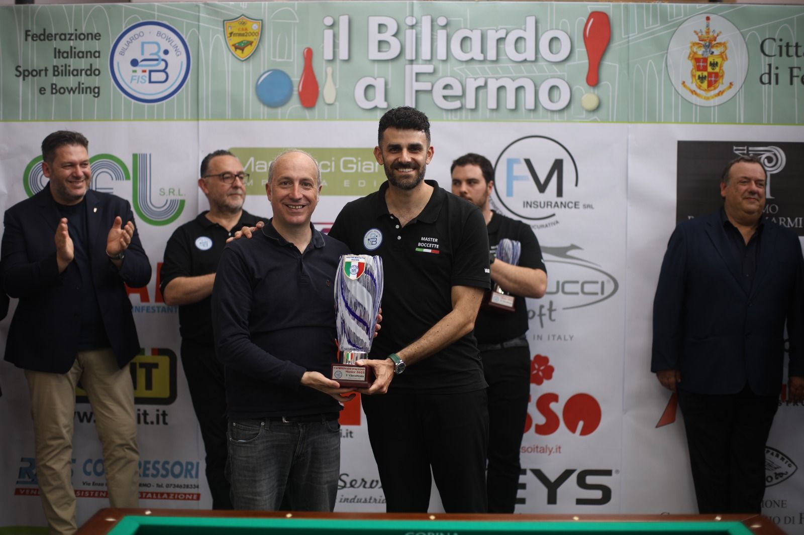 Il sindaco di Fermo Paolo Calcinaro premia Edoardo Vanni