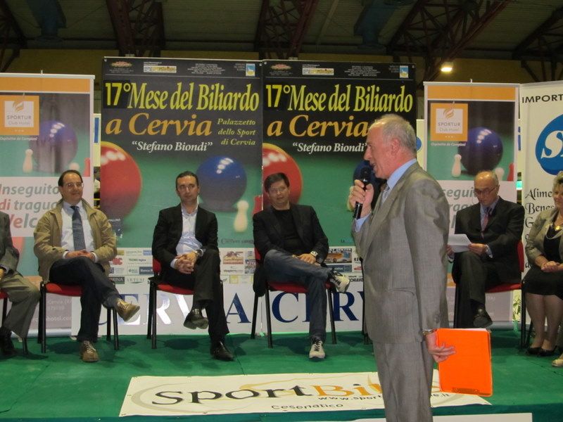Oriano Zamagna presenta gli ospiti 