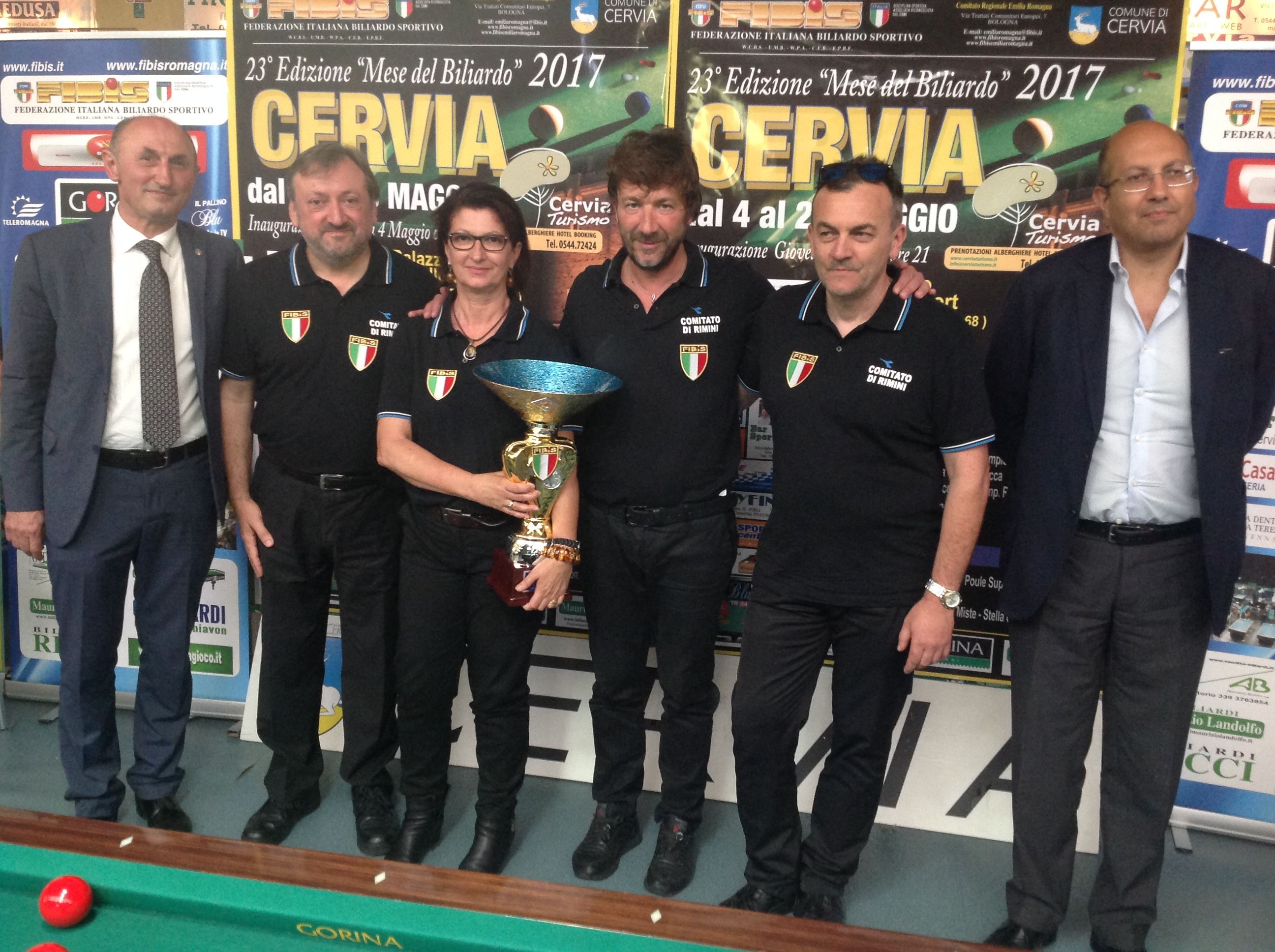 La squadra vincitrice: Cristofori Rosalba, Cecchini Maurizio, Spinozzi Angelo, Rosa Enrico con il Consigliere Federale Loris De Cesari e il Presidente Nazionale Andrea Mancino