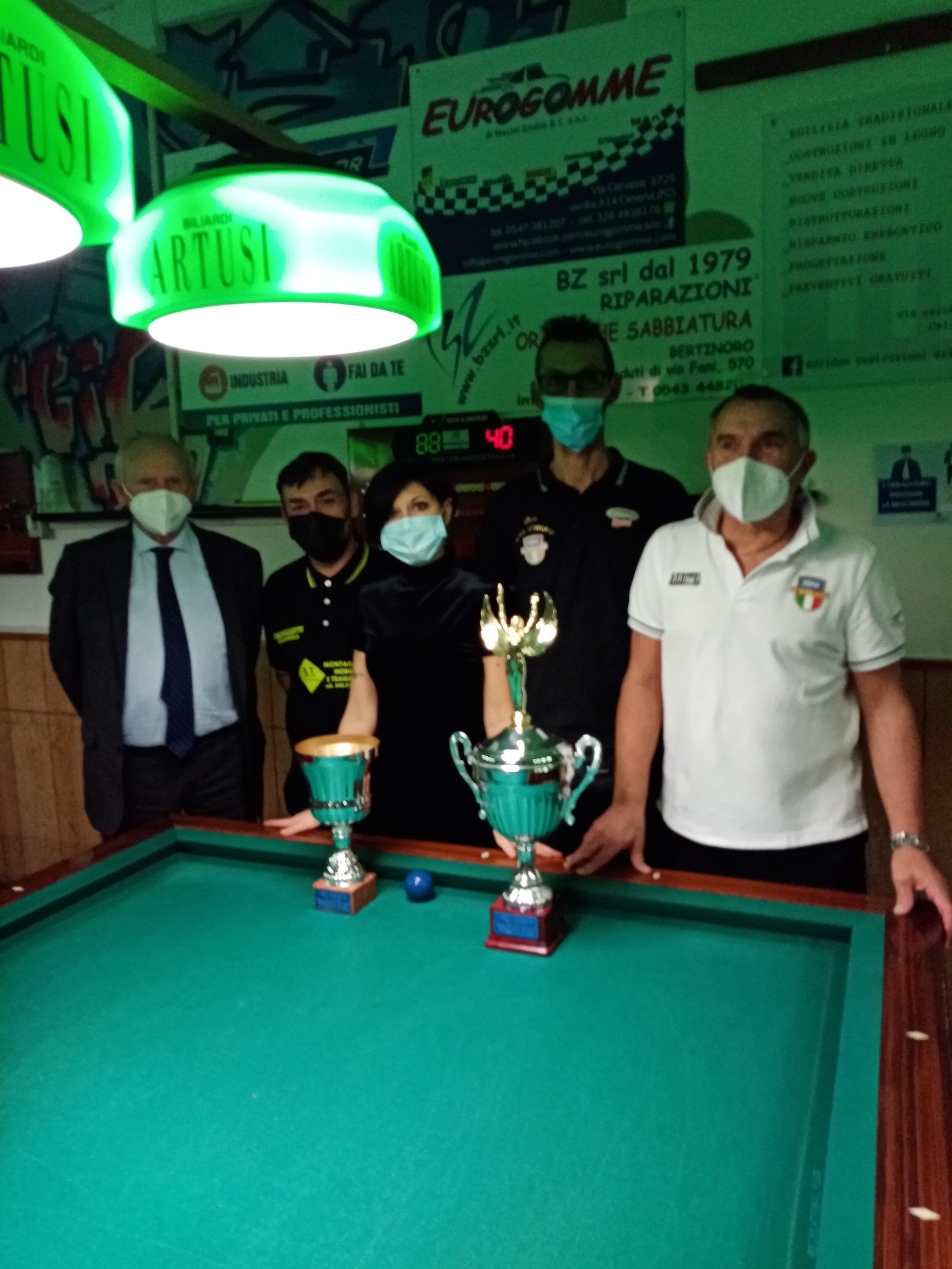 Pres. Regionale Naldi 2° class. Rossi Luca Titolare del Circolo Cucaracha1° class. Sanzani Enrico e l'arbitro Plachesi Massimo.jpg