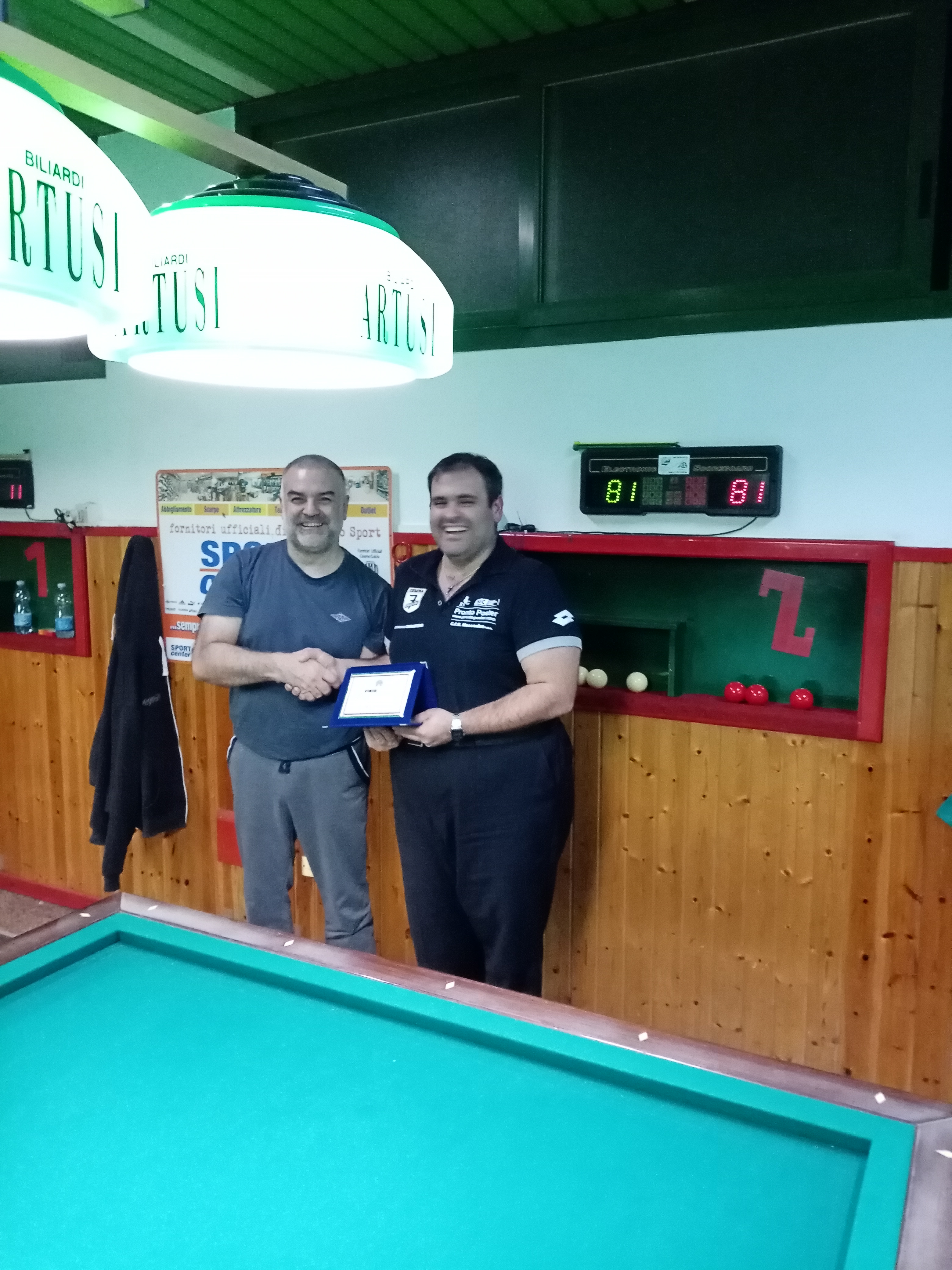 Borgini Mattia vincitore prova 2° cat. premiato da Ricci Antonio